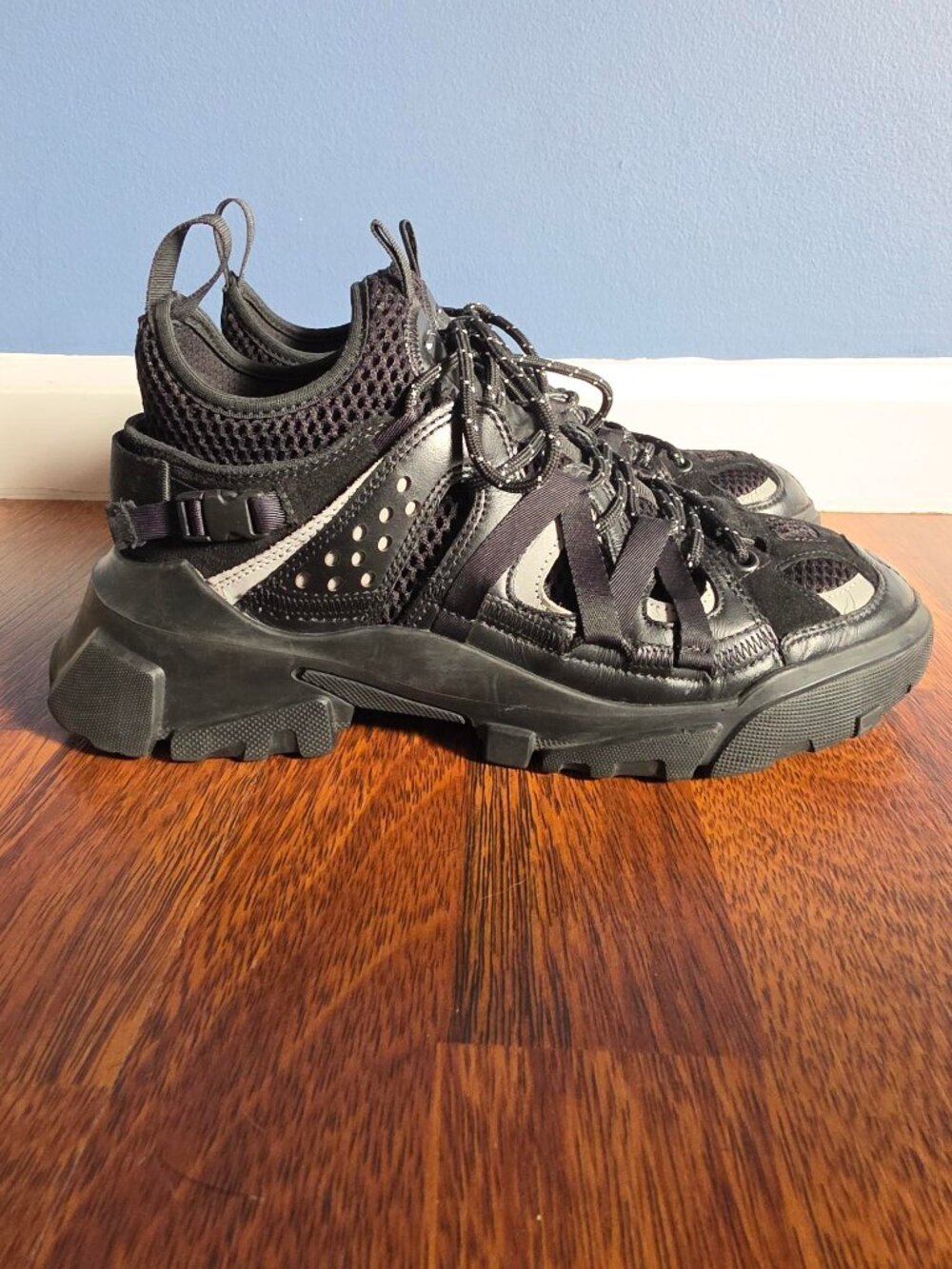 MCQ by Alexander McQueen | Black Descender Sneakers (Size 38)